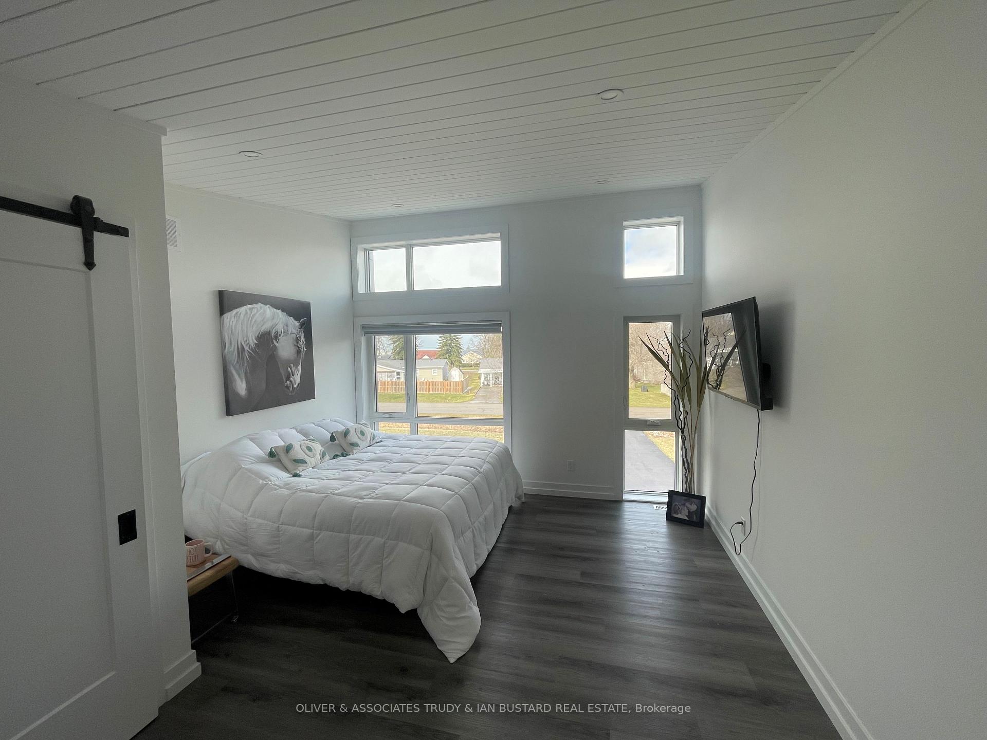 Photo 27 of 71858 Sunridge Crescent, Bluewater, Hay — HOMEH