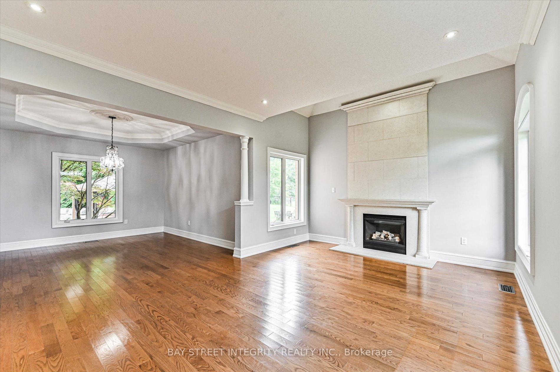Photo 4 of 71 Nevada Crescent, Vaughan, Rural Vaughan — HOMEH