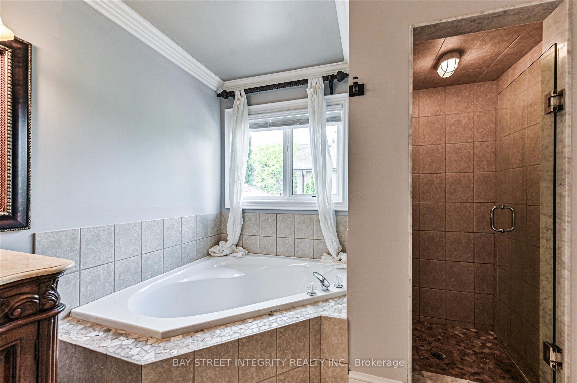 Photo 27 of 71 Nevada Crescent, Vaughan, Rural Vaughan — HOMEH