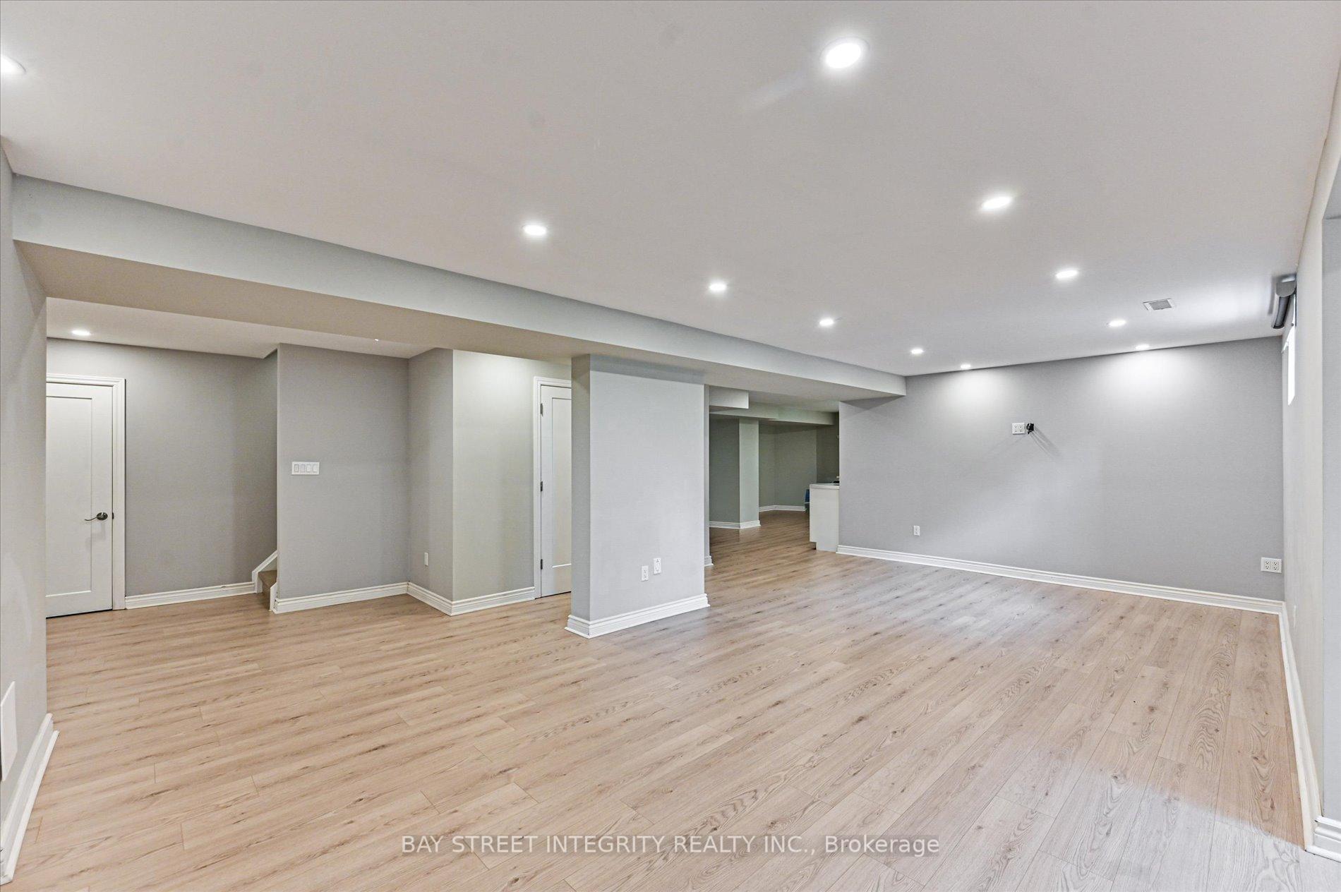 Photo 34 of 71 Nevada Crescent, Vaughan, Rural Vaughan — HOMEH