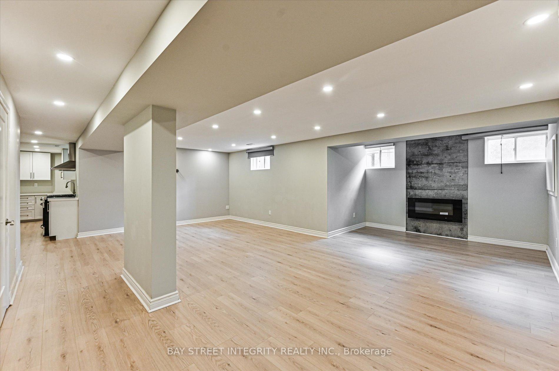 Photo 35 of 71 Nevada Crescent, Vaughan, Rural Vaughan — HOMEH