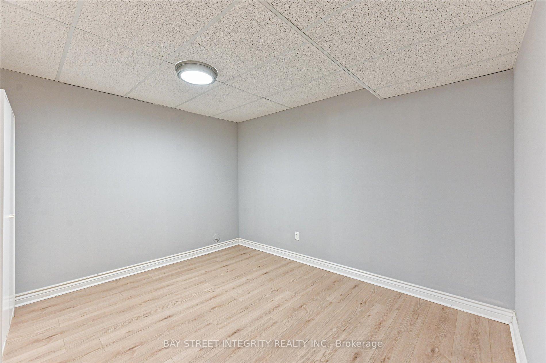 Photo 40 of 71 Nevada Crescent, Vaughan, Rural Vaughan — HOMEH