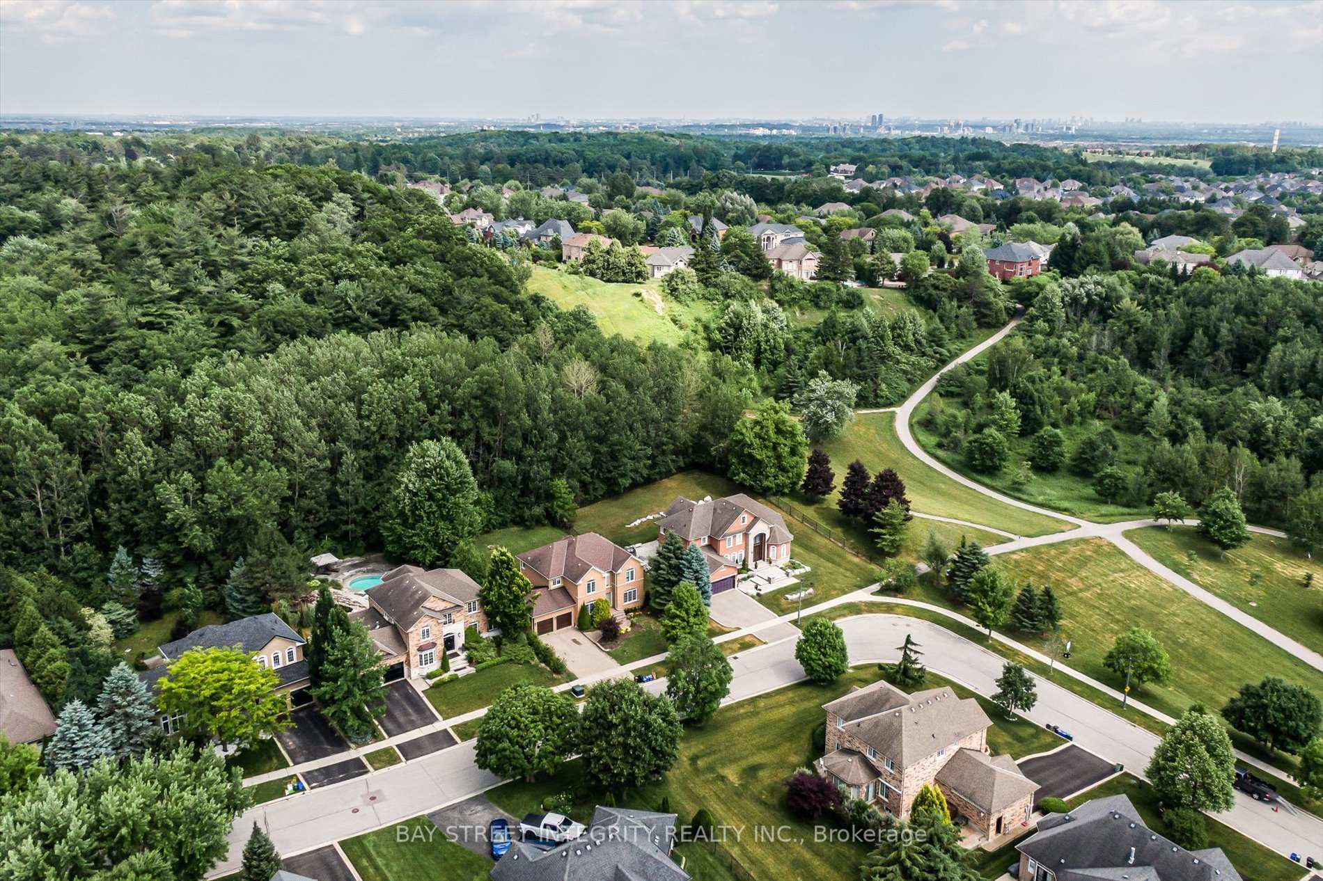 Photo 48 of 71 Nevada Crescent, Vaughan, Rural Vaughan — HOMEH