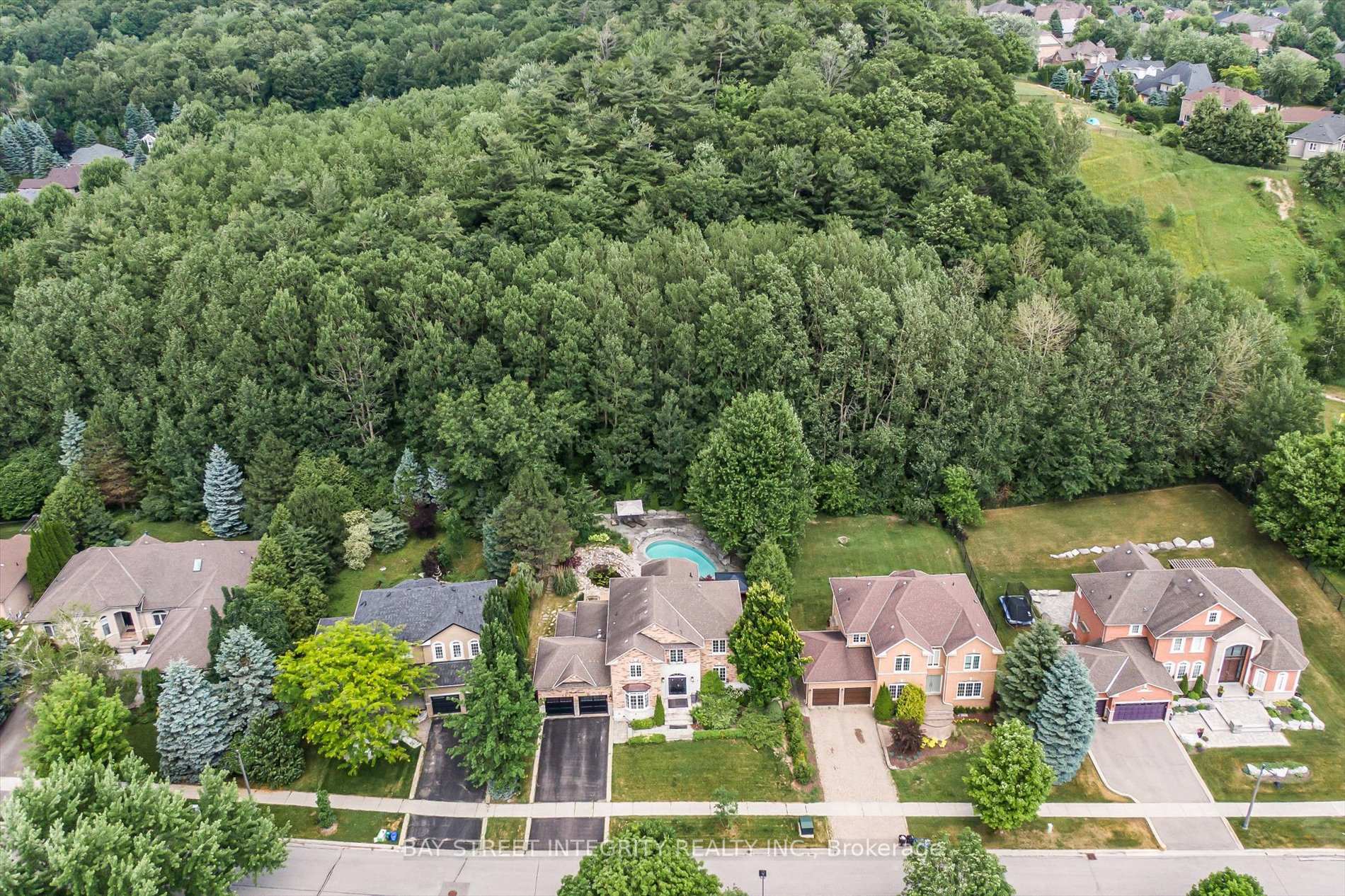 Photo 49 of 71 Nevada Crescent, Vaughan, Rural Vaughan — HOMEH