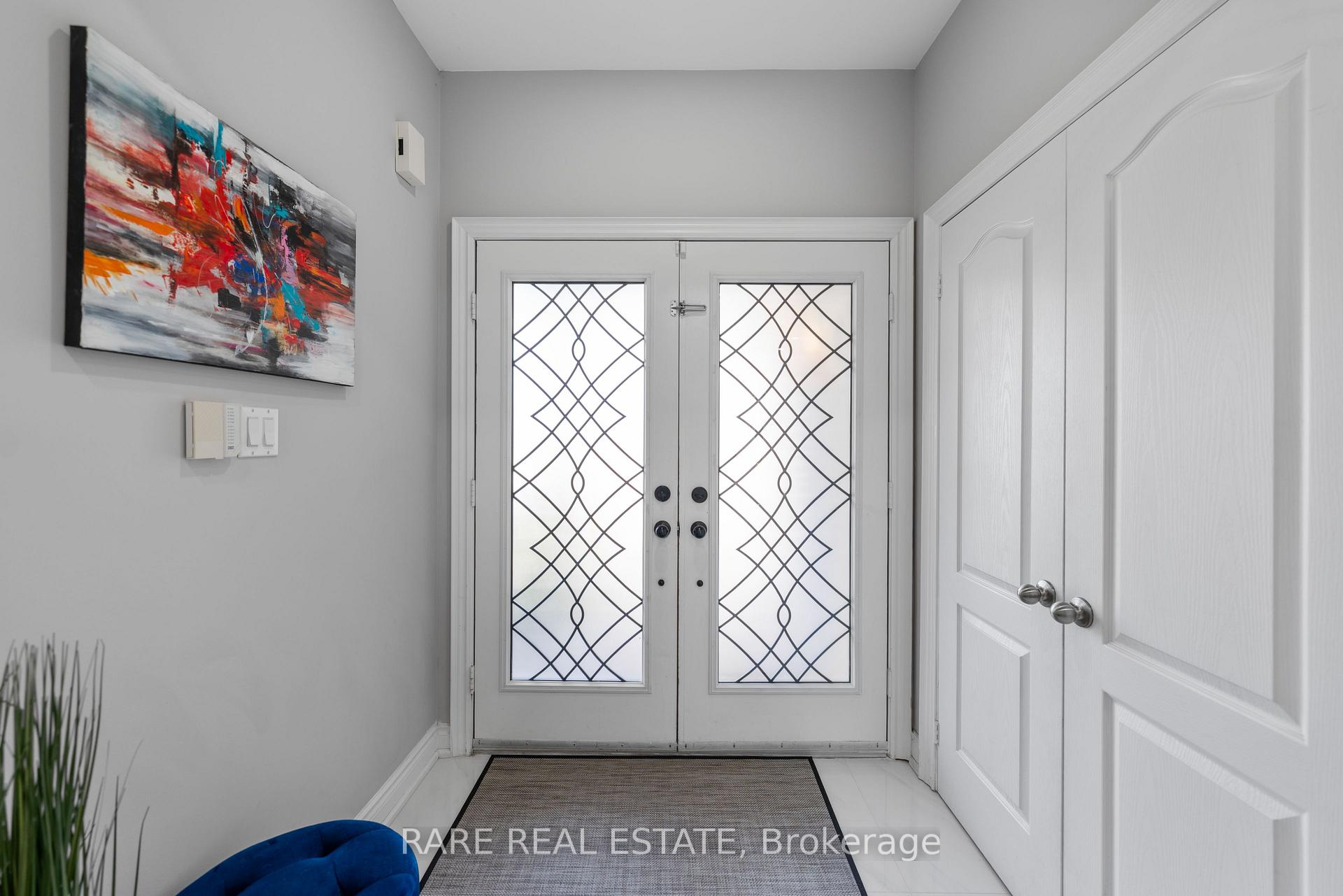 Photo 3 of 545 Highcliffe Drive, Vaughan, Uplands — HOMEH