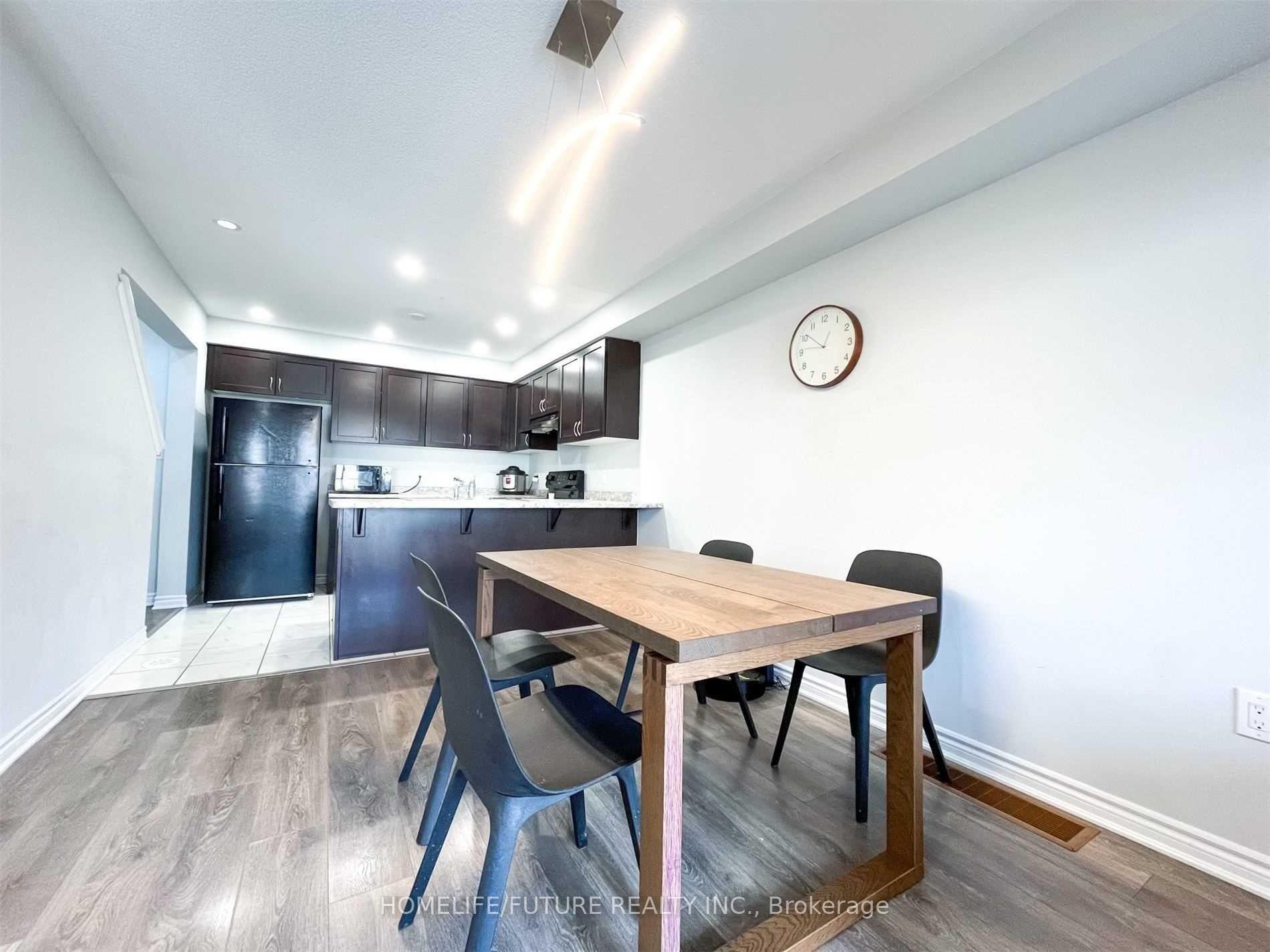 Photo 2 of 1087 Silk Street, Pickering, Rural Pickering — HOMEH