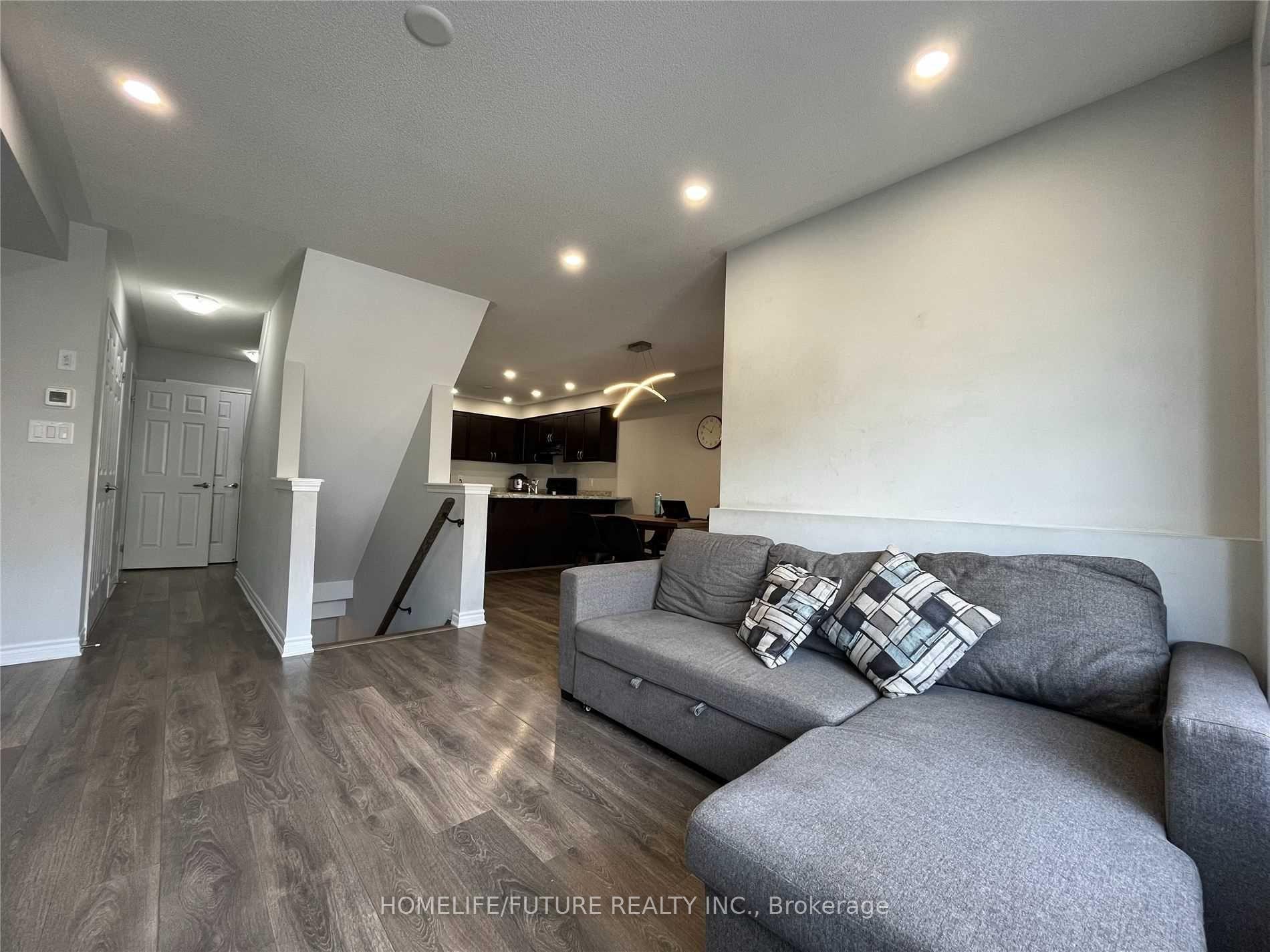Photo 3 of 1087 Silk Street, Pickering, Rural Pickering — HOMEH