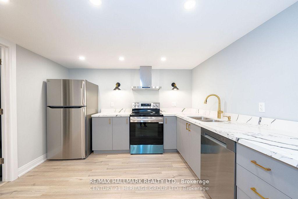 Photo 3 of 77 Richardson Drive, Aurora, Aurora Highlands — HOMEH