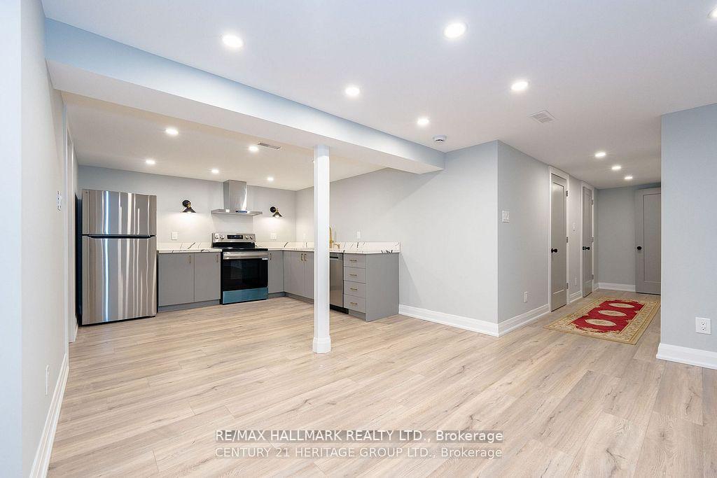 Photo 4 of 77 Richardson Drive, Aurora, Aurora Highlands — HOMEH