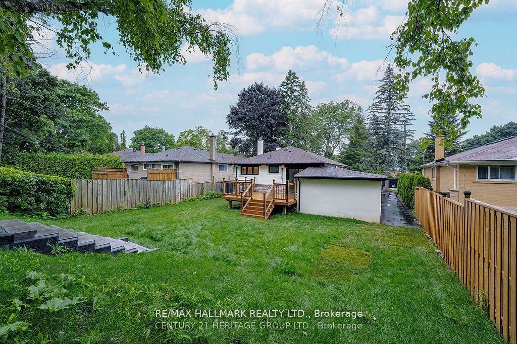 Photo 11 of 77 Richardson Drive, Aurora, Aurora Highlands — HOMEH