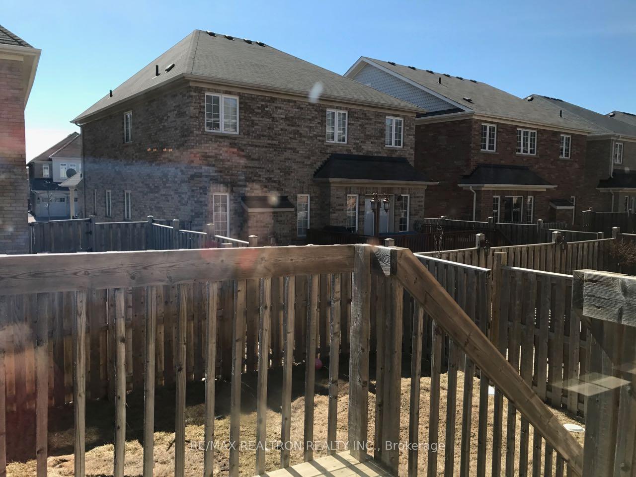 Photo 7 of 74 Israel Zilber Drive, Vaughan, Patterson — HOMEH