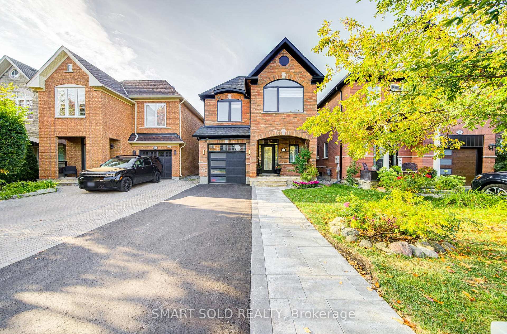 Photo 1 of 35 Bentoak Crescent, Vaughan, Patterson — HOMEH
