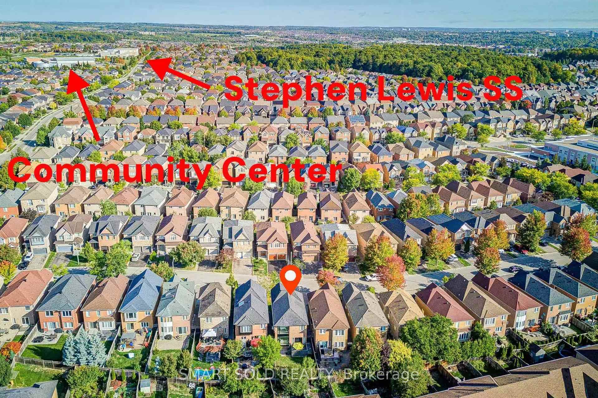 Photo 4 of 35 Bentoak Crescent, Vaughan, Patterson — HOMEH