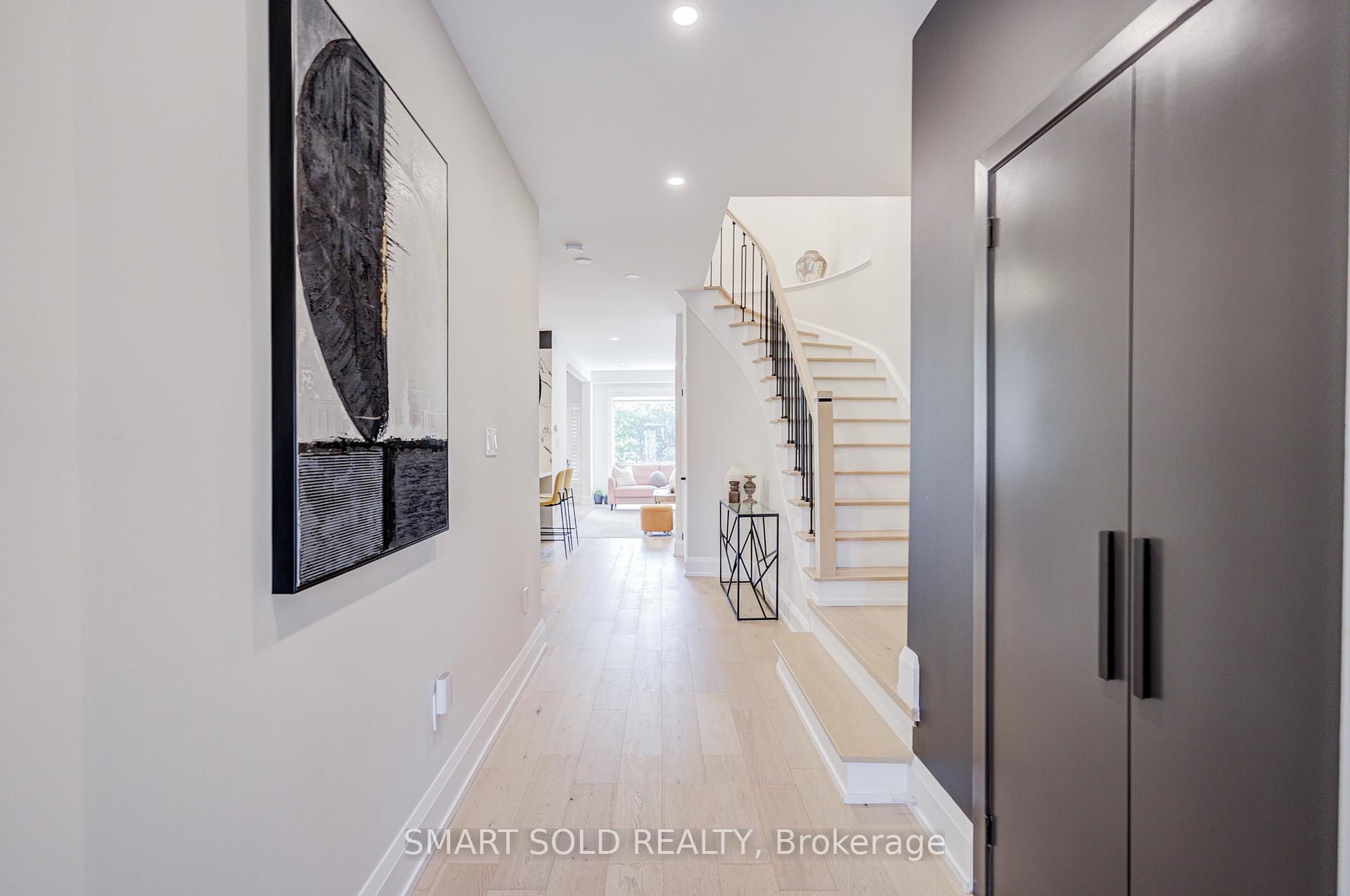 Photo 9 of 35 Bentoak Crescent, Vaughan, Patterson — HOMEH