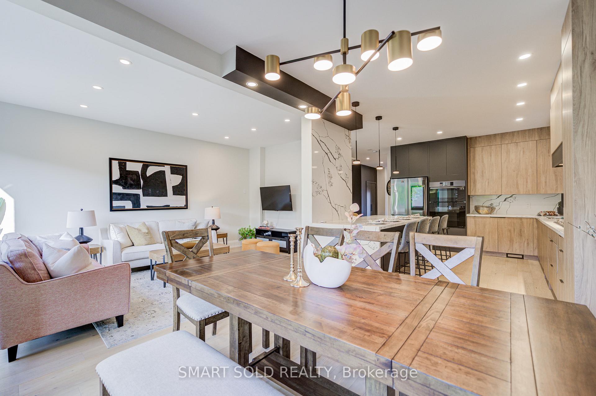 Photo 20 of 35 Bentoak Crescent, Vaughan, Patterson — HOMEH