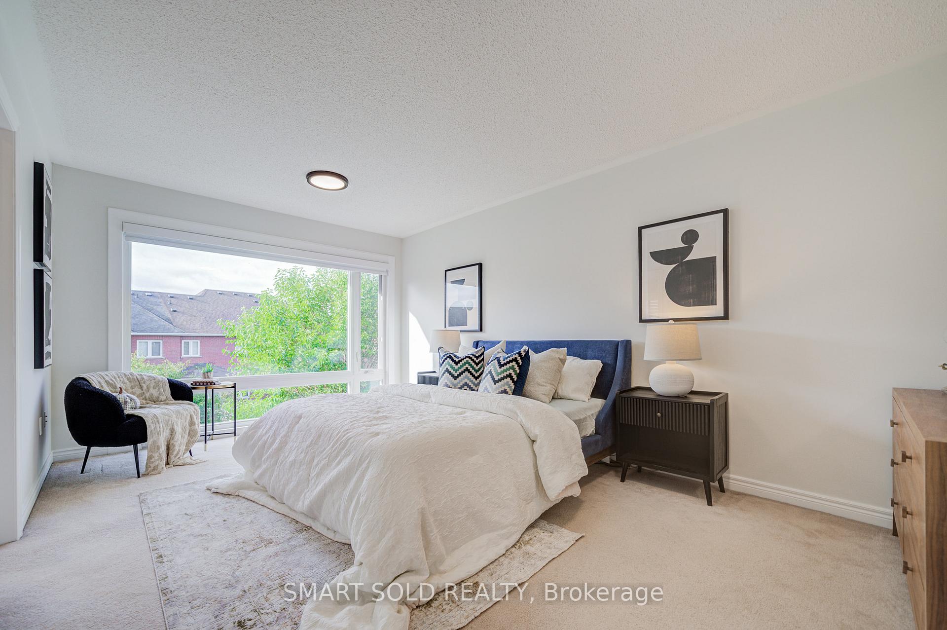 Photo 26 of 35 Bentoak Crescent, Vaughan, Patterson — HOMEH