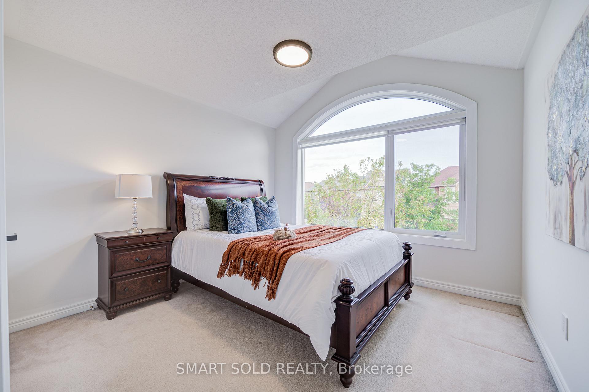 Photo 35 of 35 Bentoak Crescent, Vaughan, Patterson — HOMEH