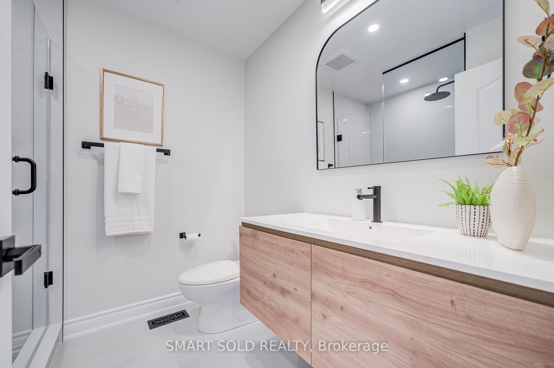 Photo 38 of 35 Bentoak Crescent, Vaughan, Patterson — HOMEH