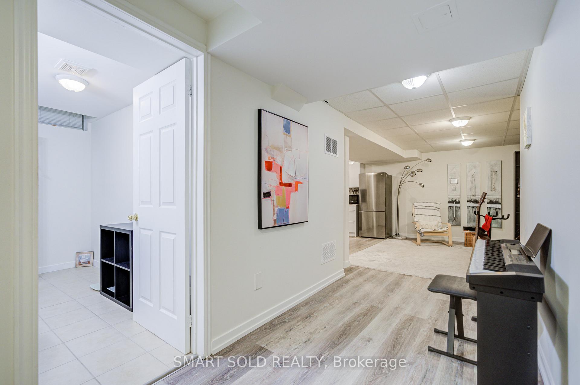 Photo 42 of 35 Bentoak Crescent, Vaughan, Patterson — HOMEH