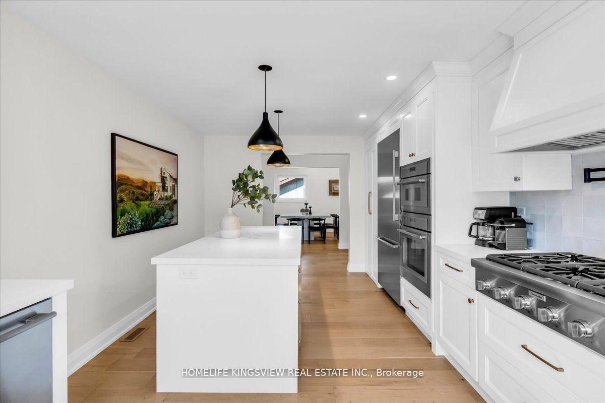 Photo 15 of 25 Sylvadene (Main & Upper) Parkway, Vaughan, East Woodbridge — HOMEH
