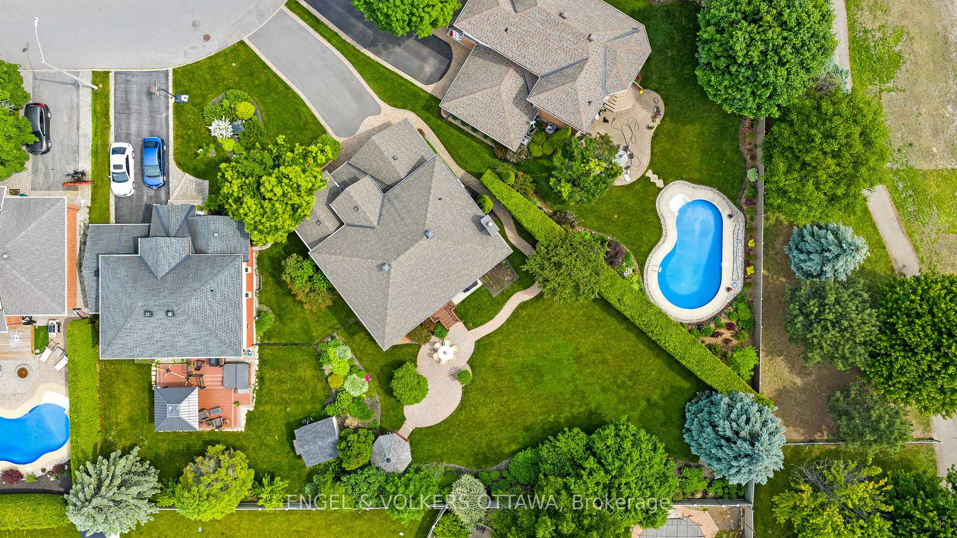 Photo 1 of 804 Covehead Crescent, Ottawa, Riverside South/Gloucester Glen — HOMEH