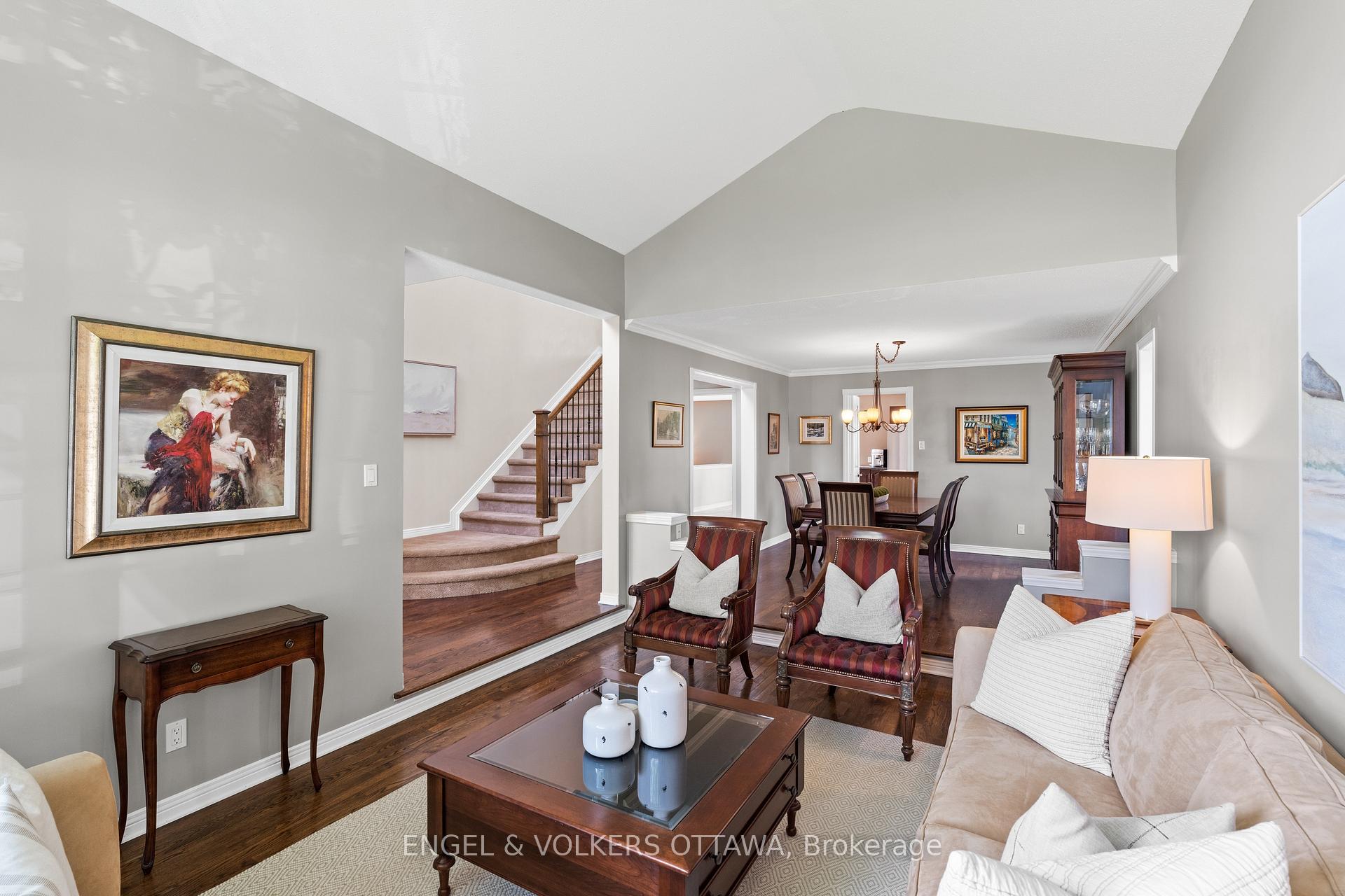 Photo 9 of 804 Covehead Crescent, Ottawa, Riverside South/Gloucester Glen — HOMEH