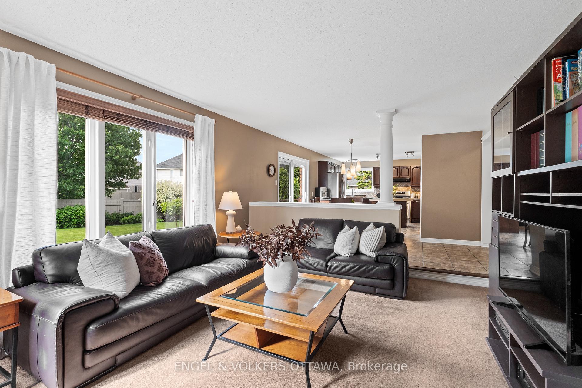 Photo 16 of 804 Covehead Crescent, Ottawa, Riverside South/Gloucester Glen — HOMEH