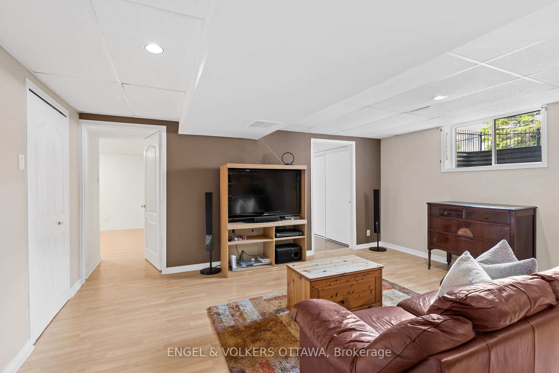 Photo 32 of 804 Covehead Crescent, Ottawa, Riverside South/Gloucester Glen — HOMEH