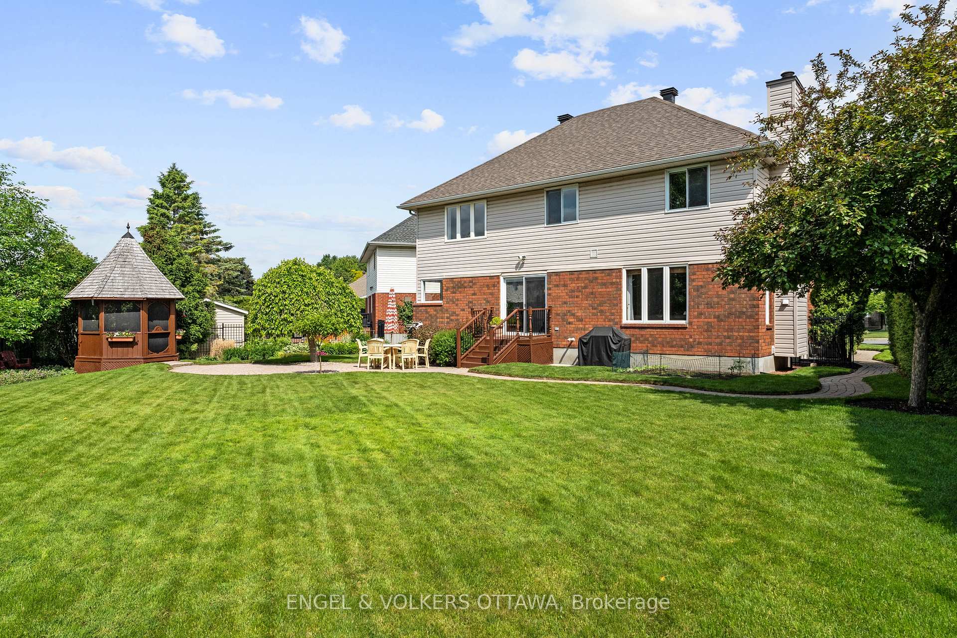 Photo 39 of 804 Covehead Crescent, Ottawa, Riverside South/Gloucester Glen — HOMEH