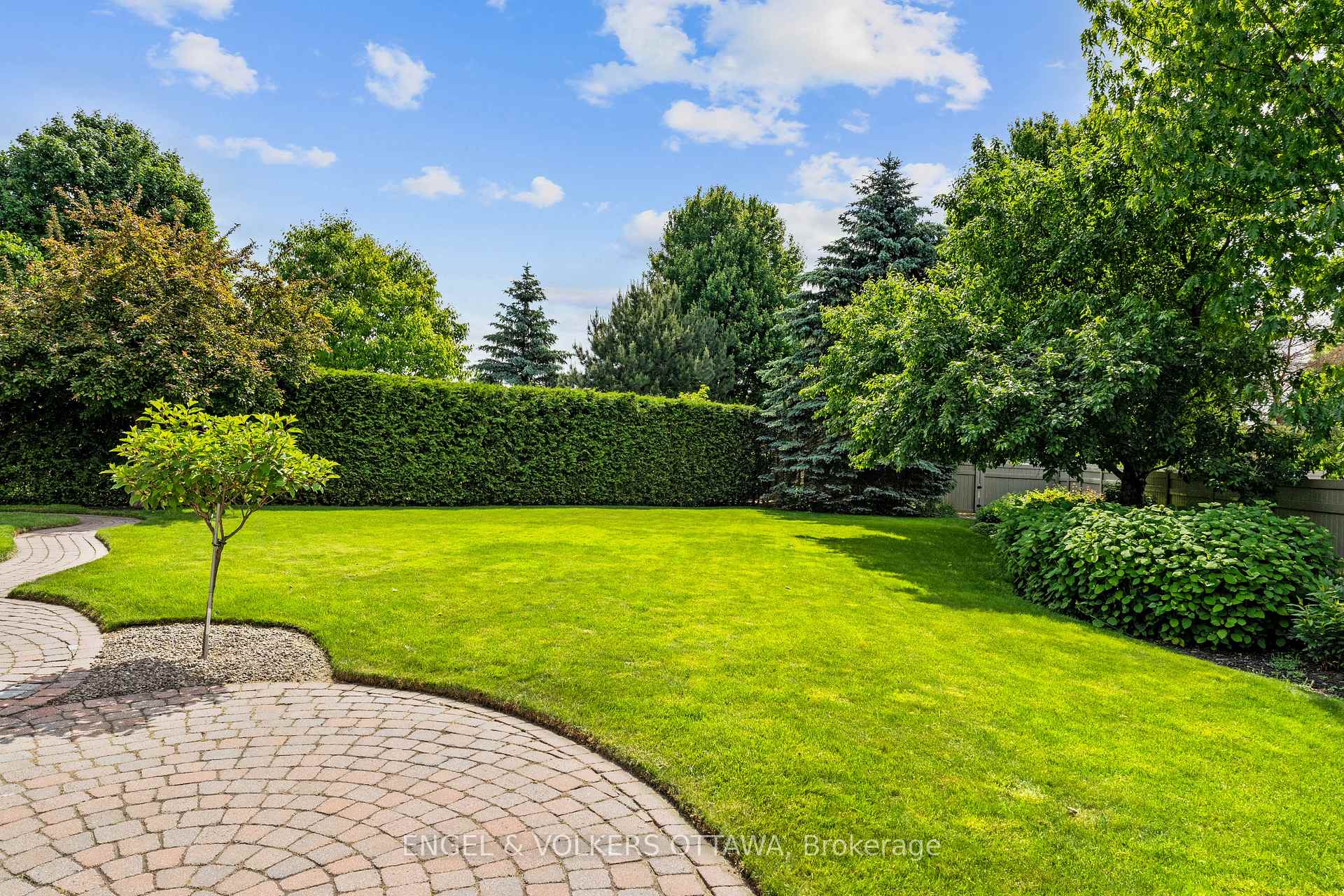 Photo 41 of 804 Covehead Crescent, Ottawa, Riverside South/Gloucester Glen — HOMEH