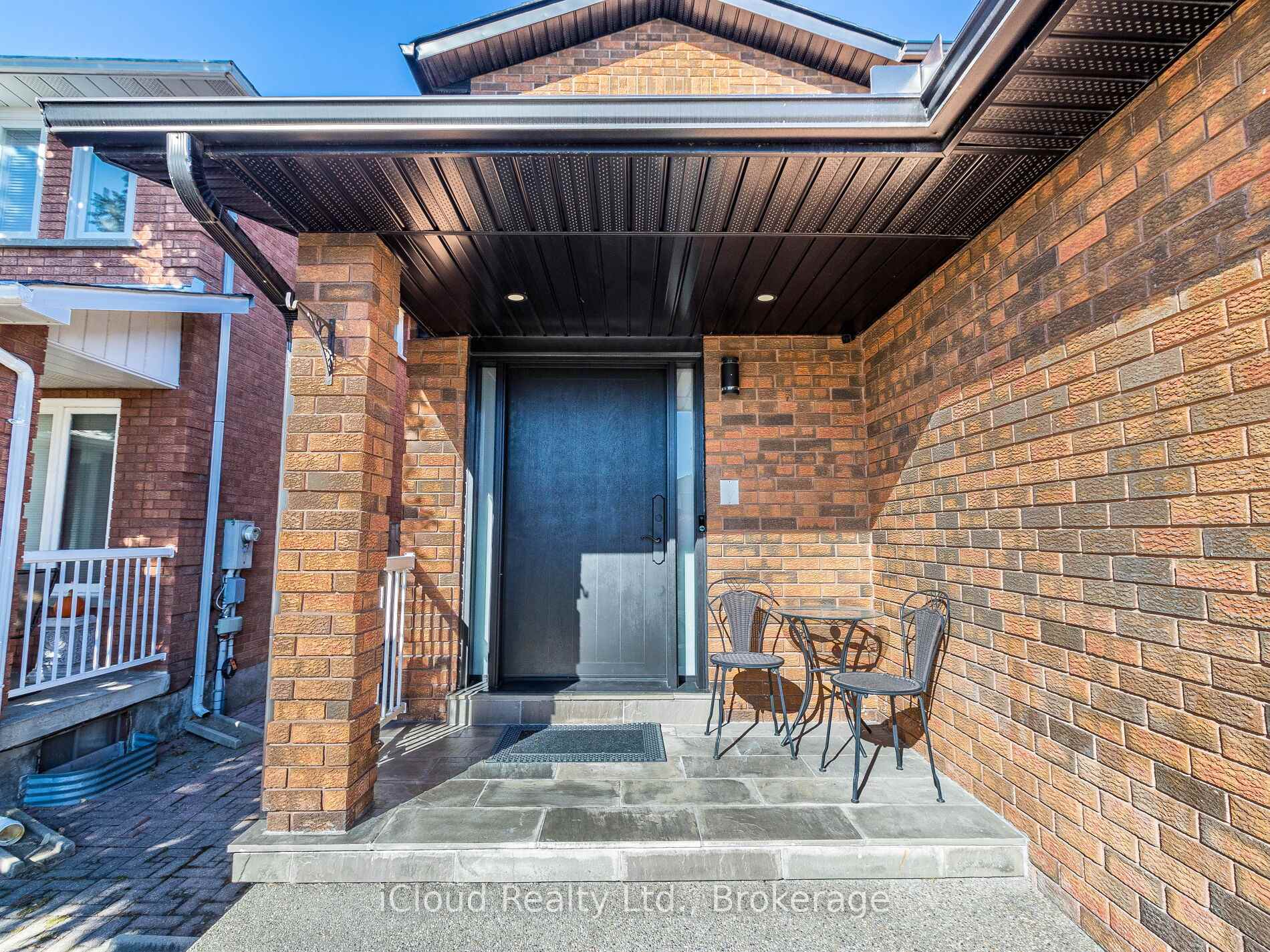 Photo 1 of 54 Embassy Drive, Vaughan, East Woodbridge — HOMEH