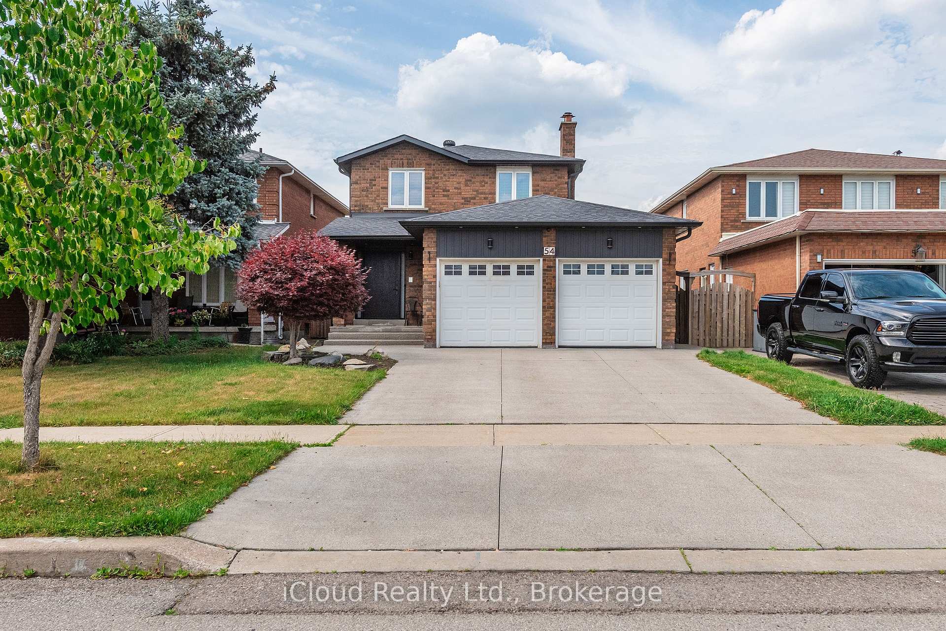 Photo 2 of 54 Embassy Drive, Vaughan, East Woodbridge — HOMEH