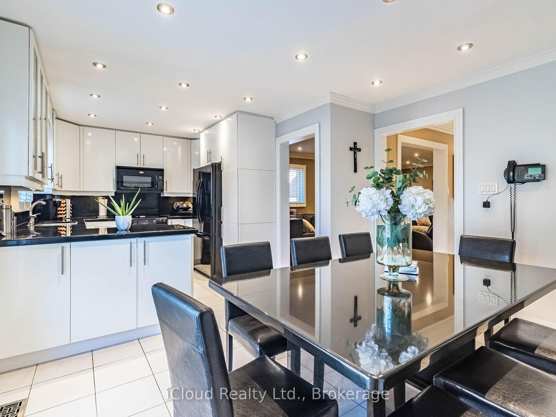Photo 8 of 54 Embassy Drive, Vaughan, East Woodbridge — HOMEH