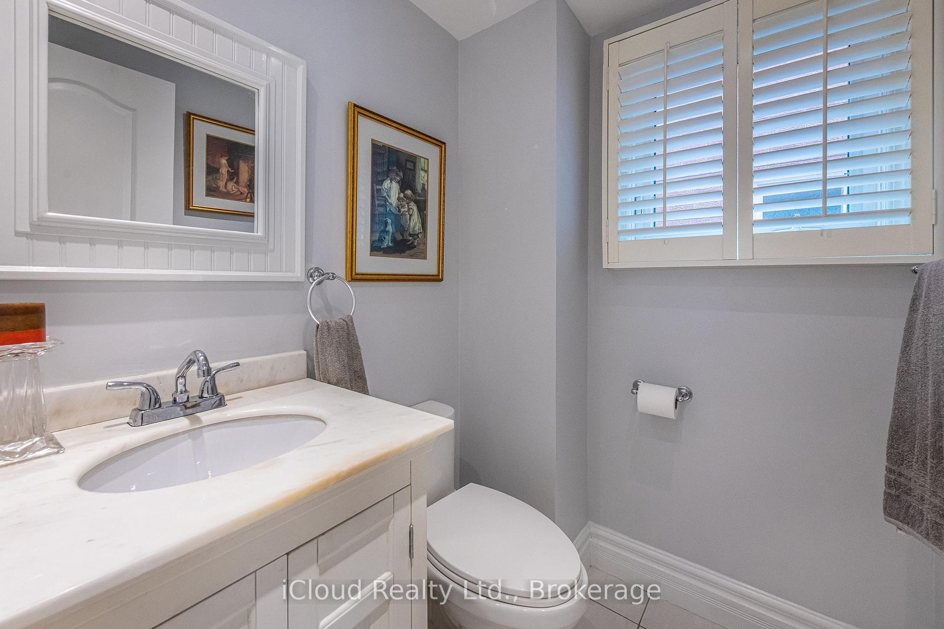 Photo 14 of 54 Embassy Drive, Vaughan, East Woodbridge — HOMEH