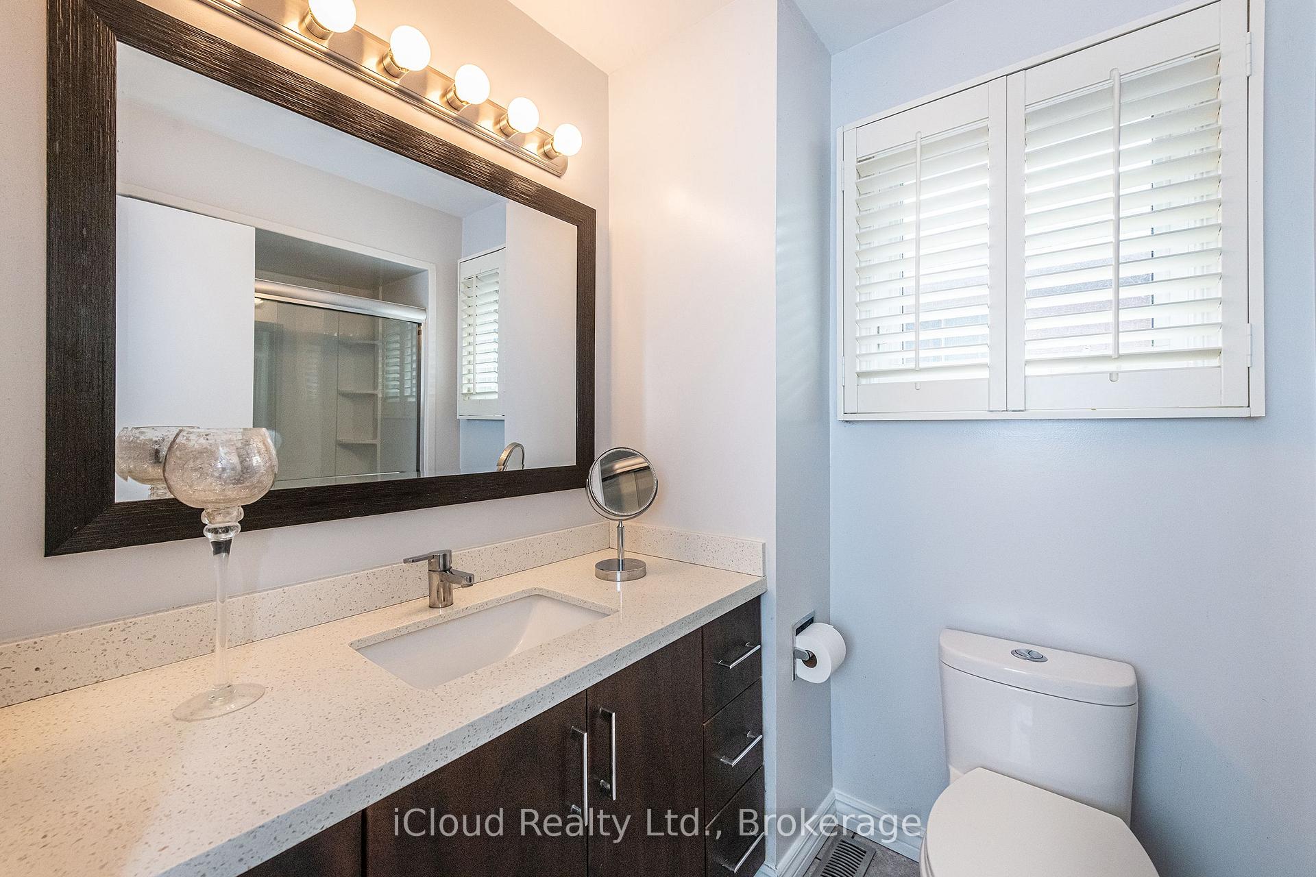 Photo 21 of 54 Embassy Drive, Vaughan, East Woodbridge — HOMEH