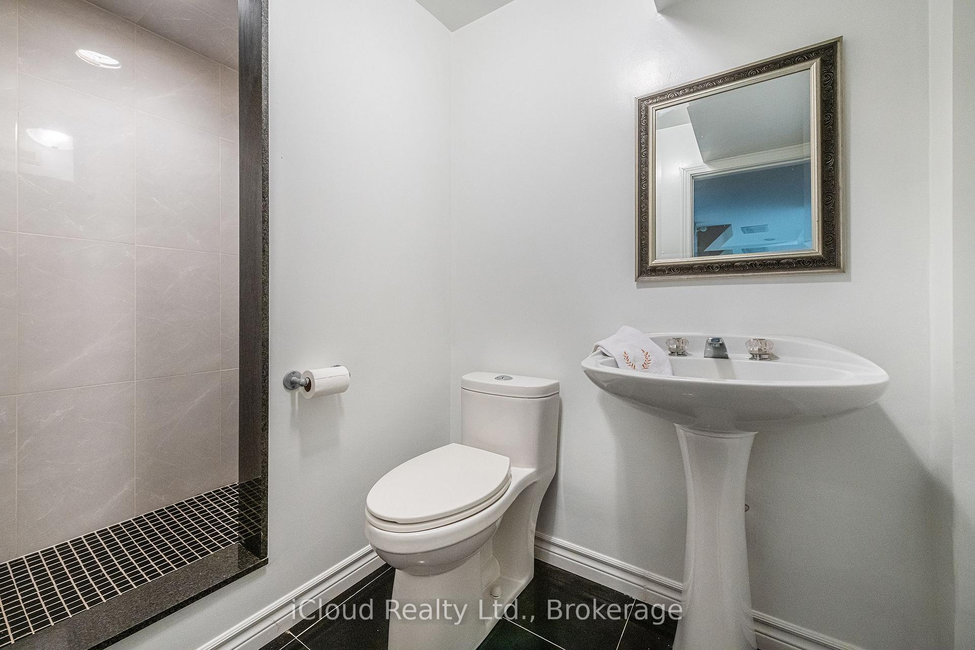 Photo 27 of 54 Embassy Drive, Vaughan, East Woodbridge — HOMEH