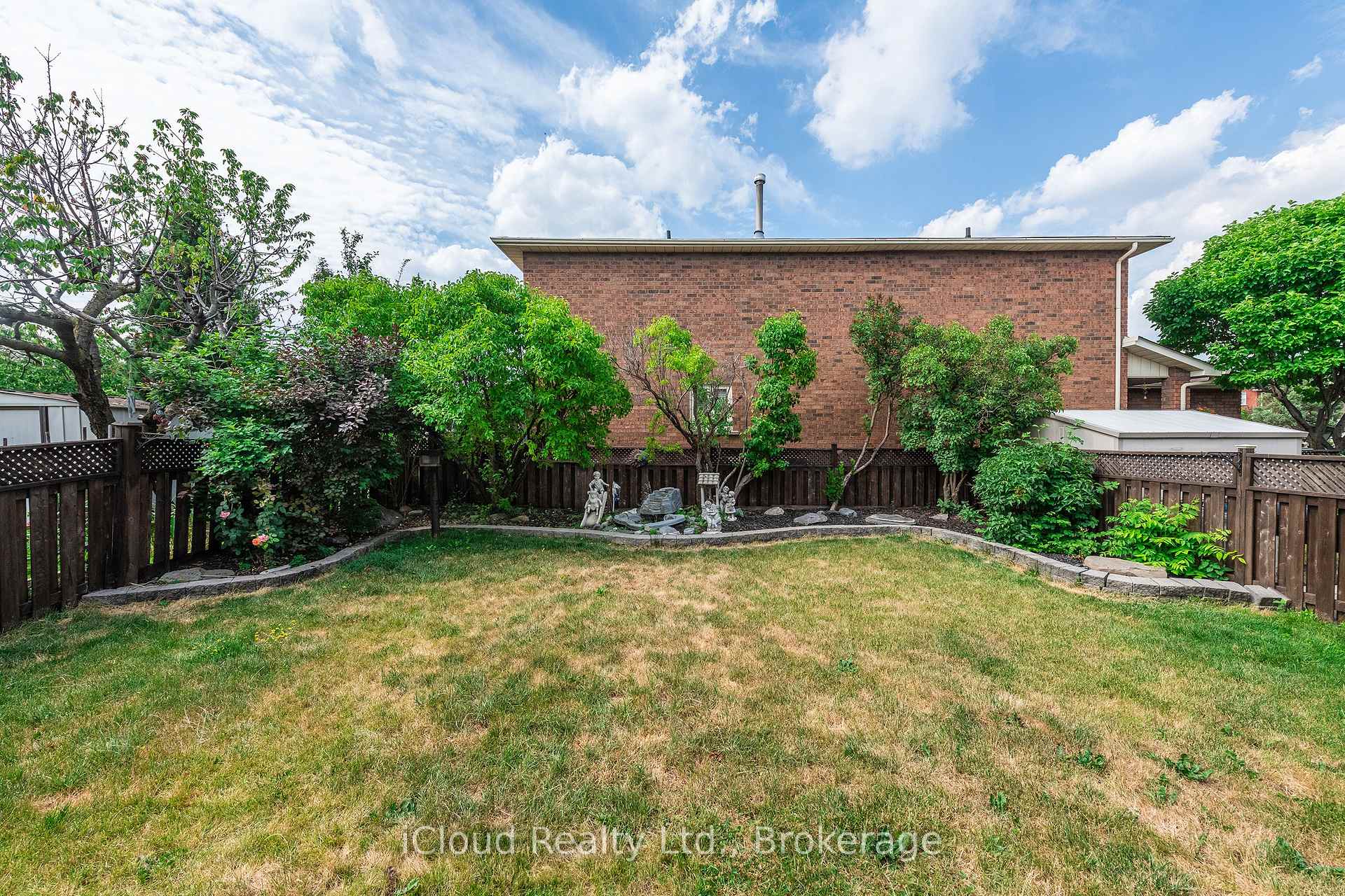 Photo 29 of 54 Embassy Drive, Vaughan, East Woodbridge — HOMEH