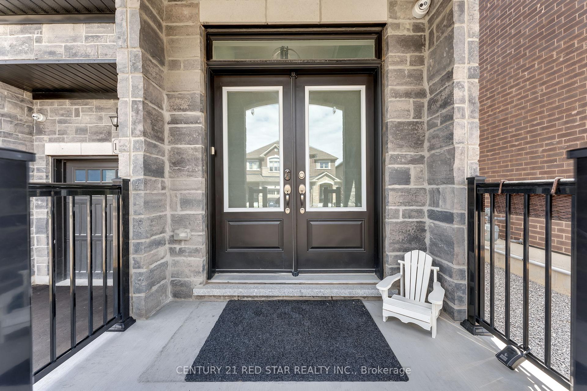 Photo 4 of 104 Closson Drive, Whitby, Rural Whitby — HOMEH