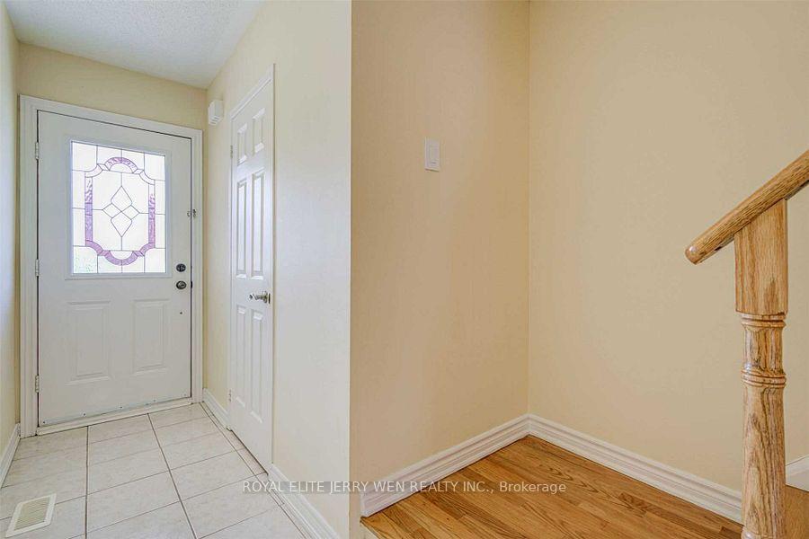 Photo 2 of 79 Roseheath Drive, Vaughan, Maple — HOMEH