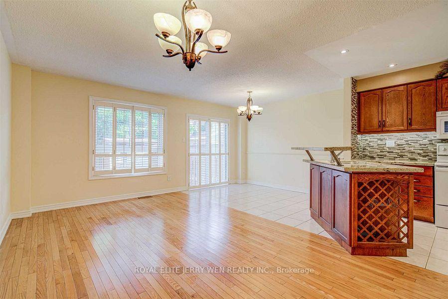 Photo 3 of 79 Roseheath Drive, Vaughan, Maple — HOMEH