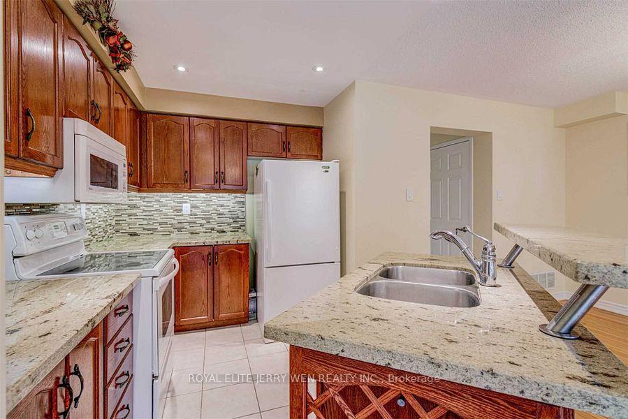 Photo 8 of 79 Roseheath Drive, Vaughan, Maple — HOMEH