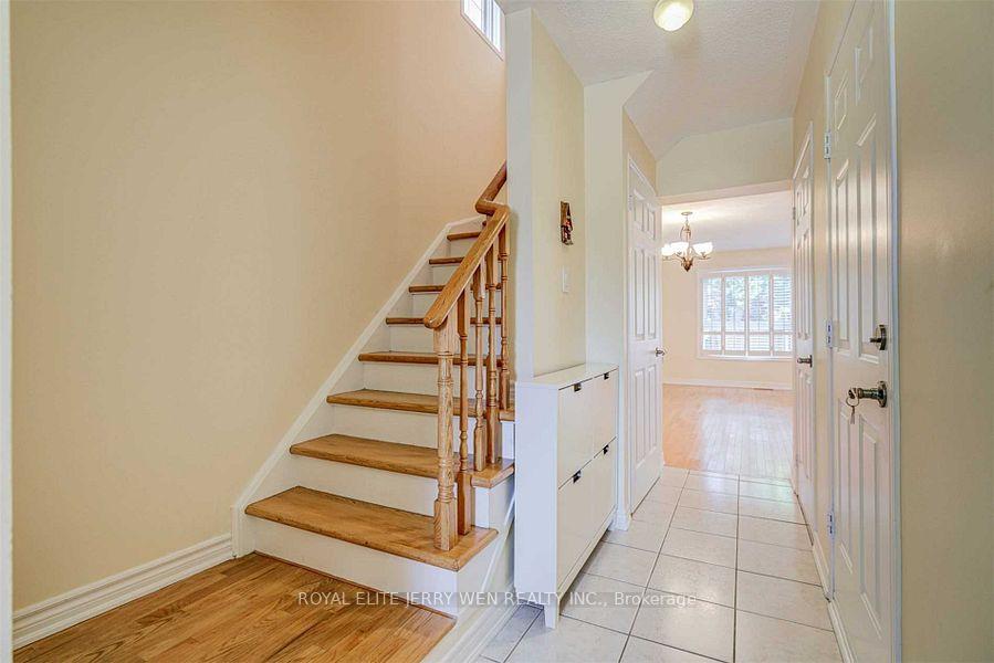 Photo 10 of 79 Roseheath Drive, Vaughan, Maple — HOMEH