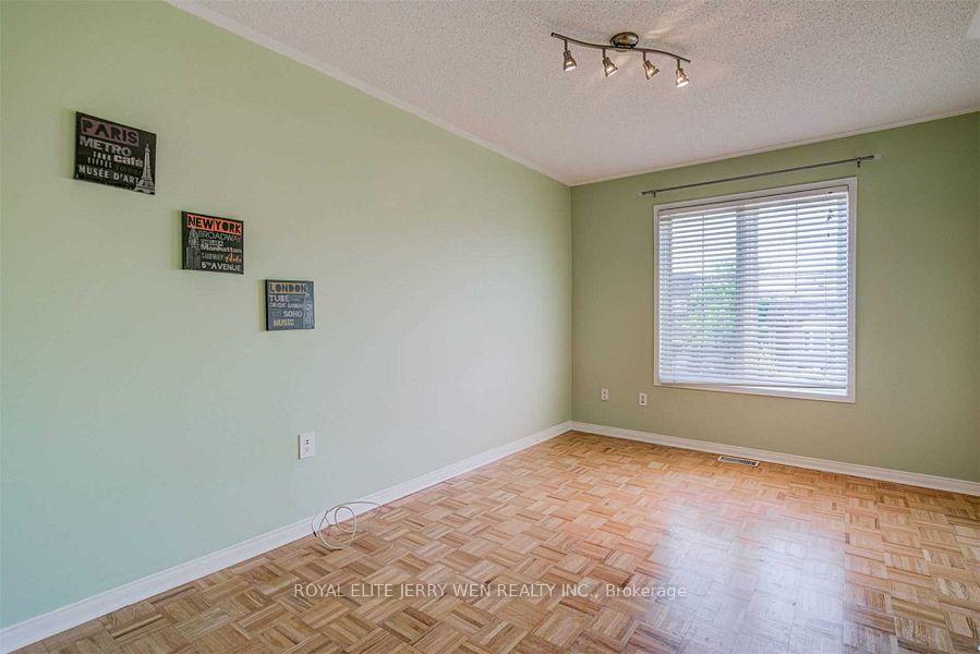 Photo 12 of 79 Roseheath Drive, Vaughan, Maple — HOMEH