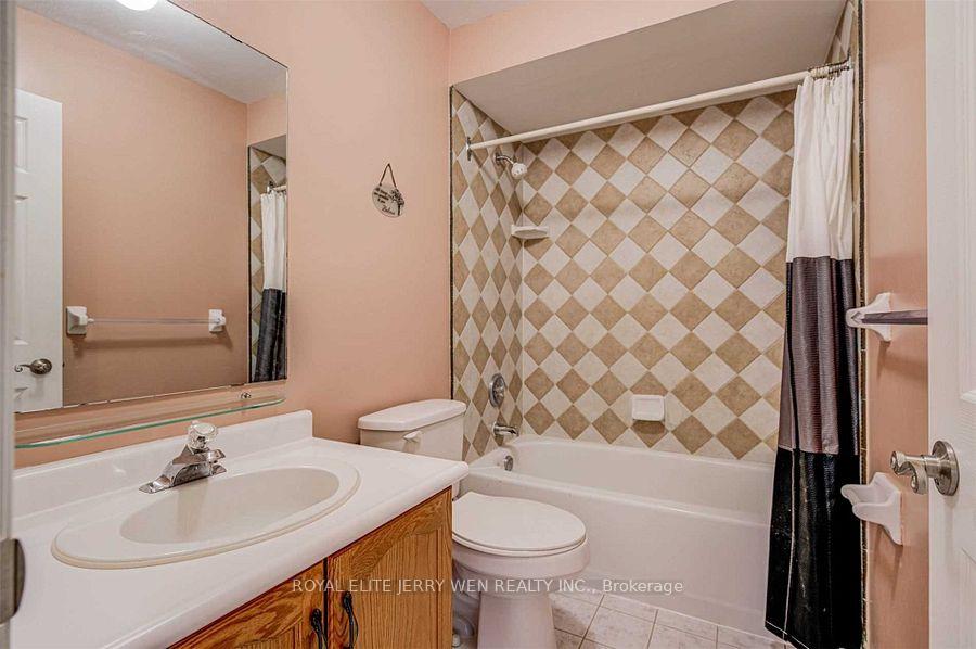 Photo 16 of 79 Roseheath Drive, Vaughan, Maple — HOMEH