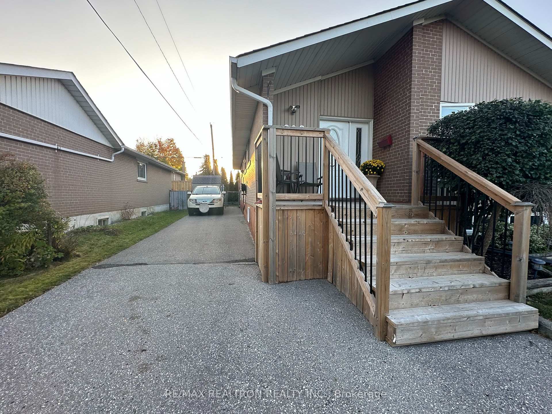 Photo 4 of Unit Bsmt, 902 Antonio Street, Pickering, Bay Ridges — HOMEH