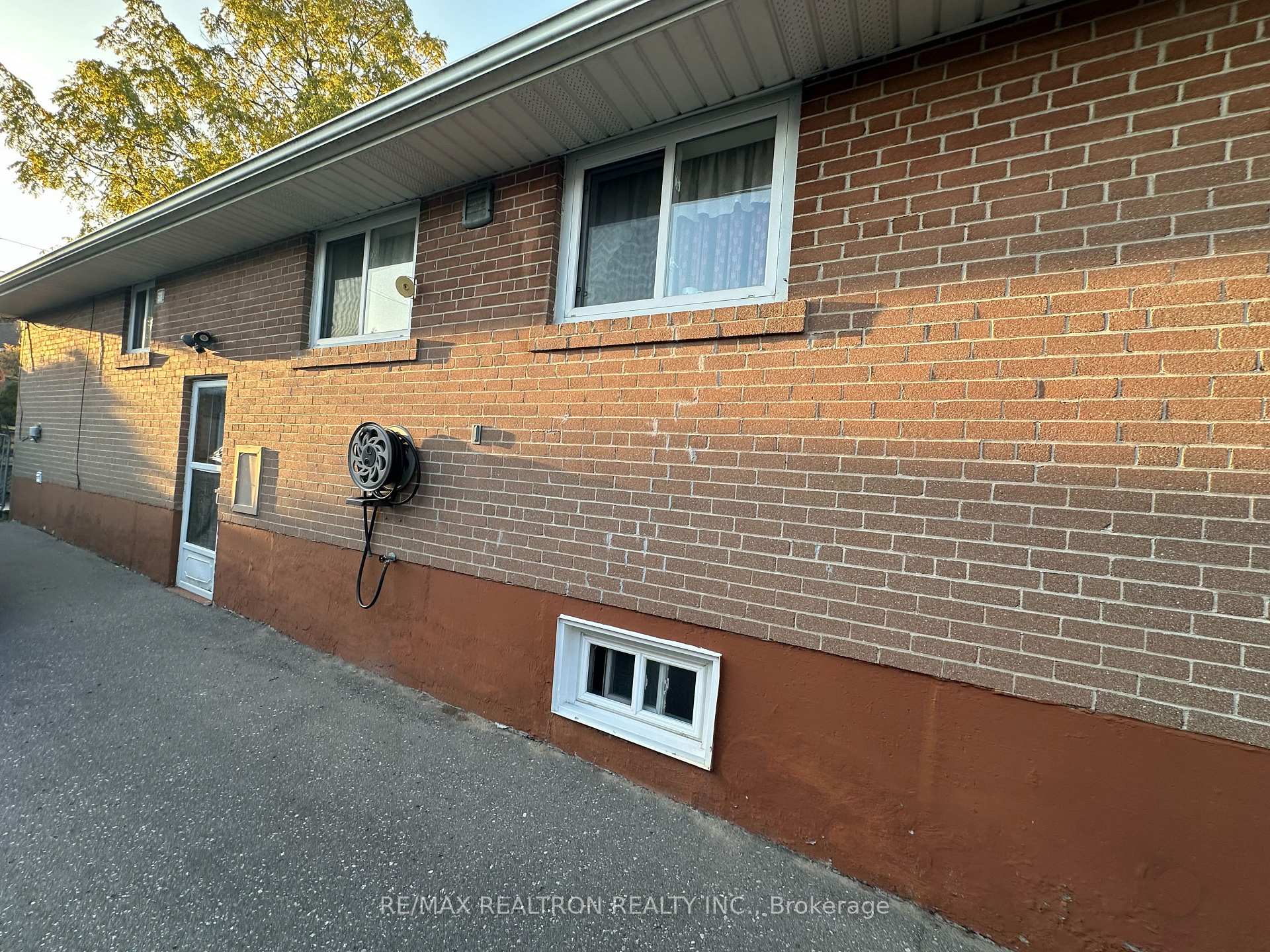 Photo 5 of Unit Bsmt, 902 Antonio Street, Pickering, Bay Ridges — HOMEH