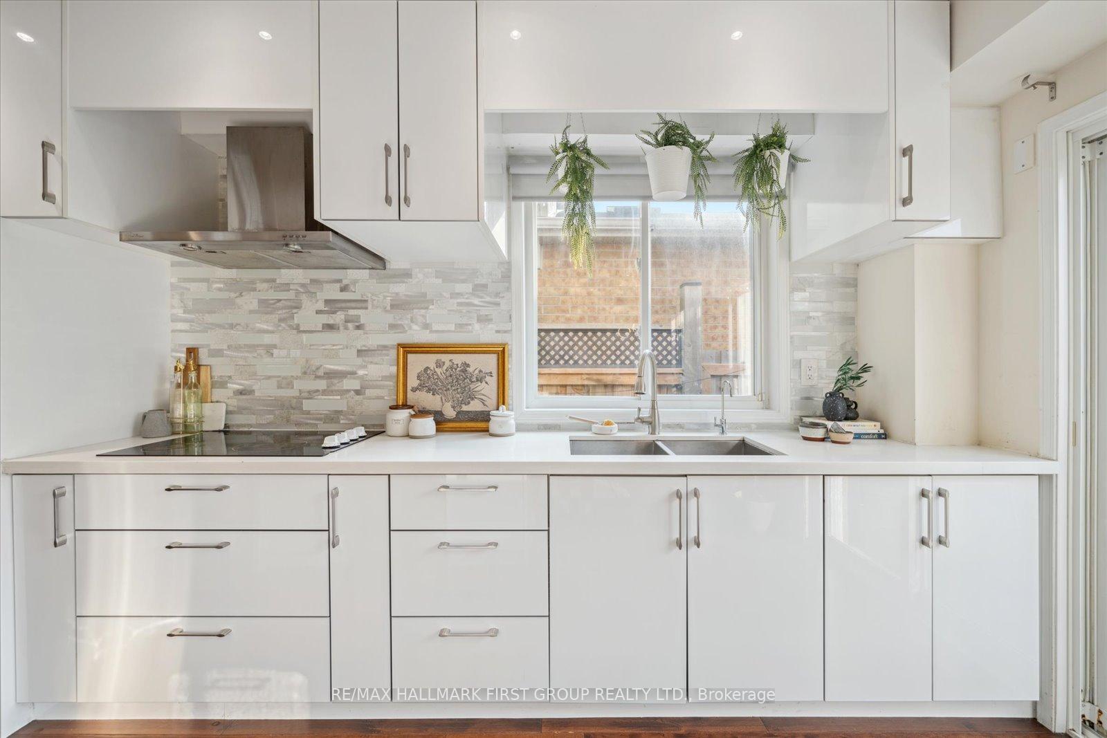 Photo 13 of 27 Shenandoah Drive, Whitby, Williamsburg — HOMEH