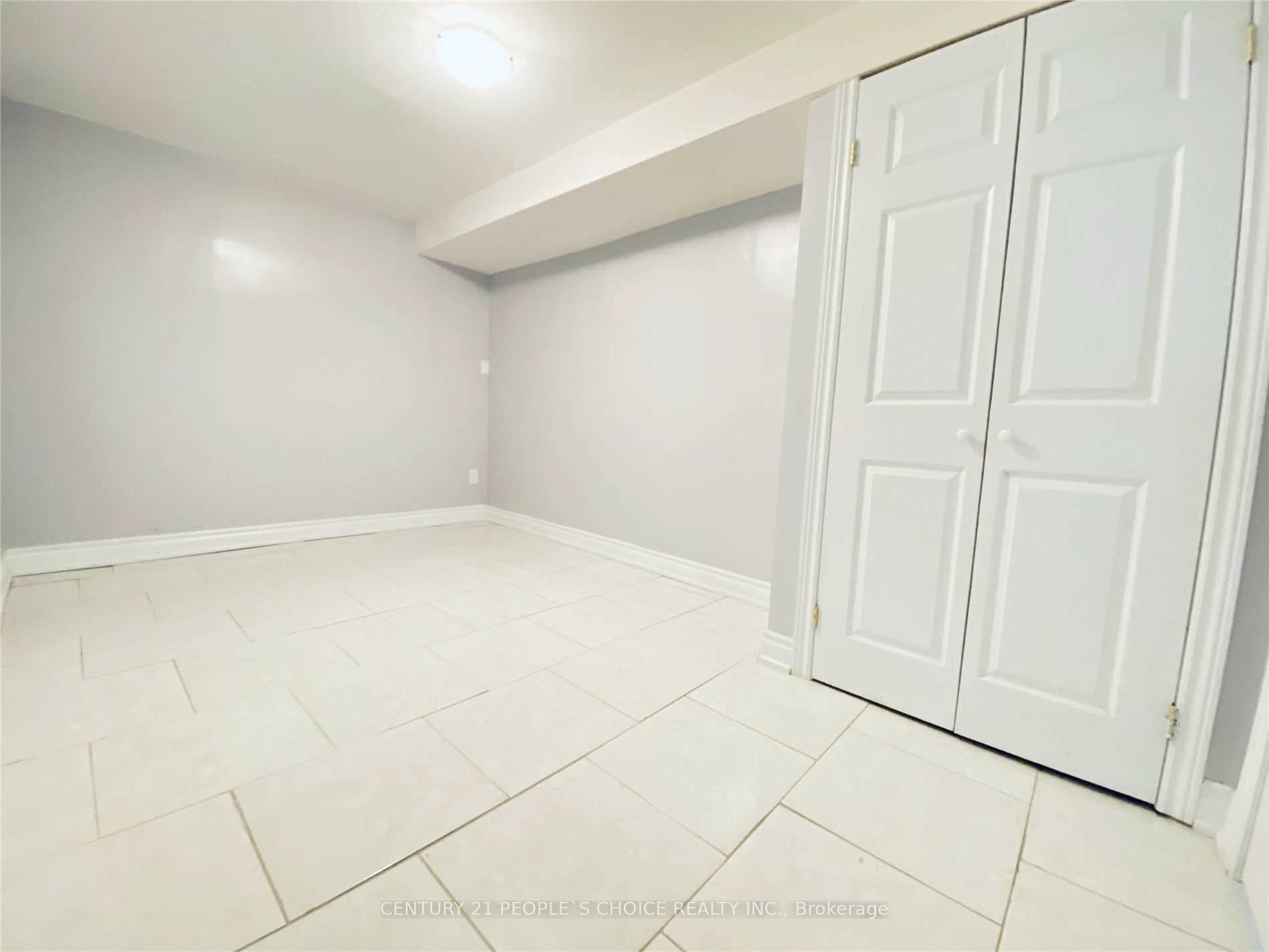 Photo 4 of 281 Waterford Gate, Pickering, Highbush — HOMEH