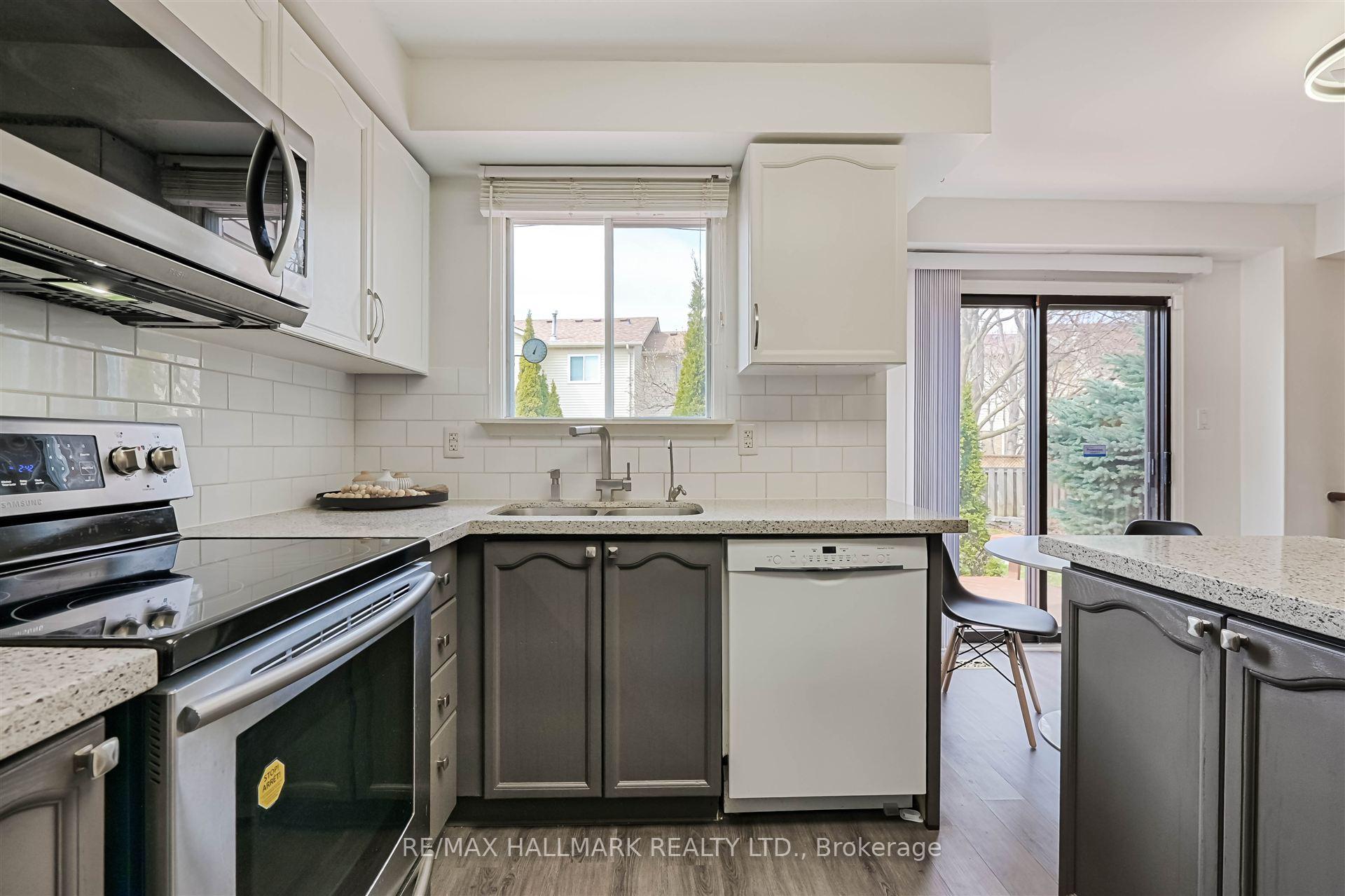 Photo 11 of 1594 Dellbrook Avenue, Pickering, Brock Ridge — HOMEH