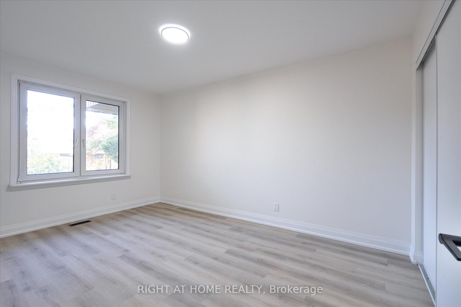 Photo 10 of 809 Helen Crescent, Pickering, Bay Ridges — HOMEH